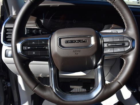 Used 2024 GMC Acadia Denali image 13