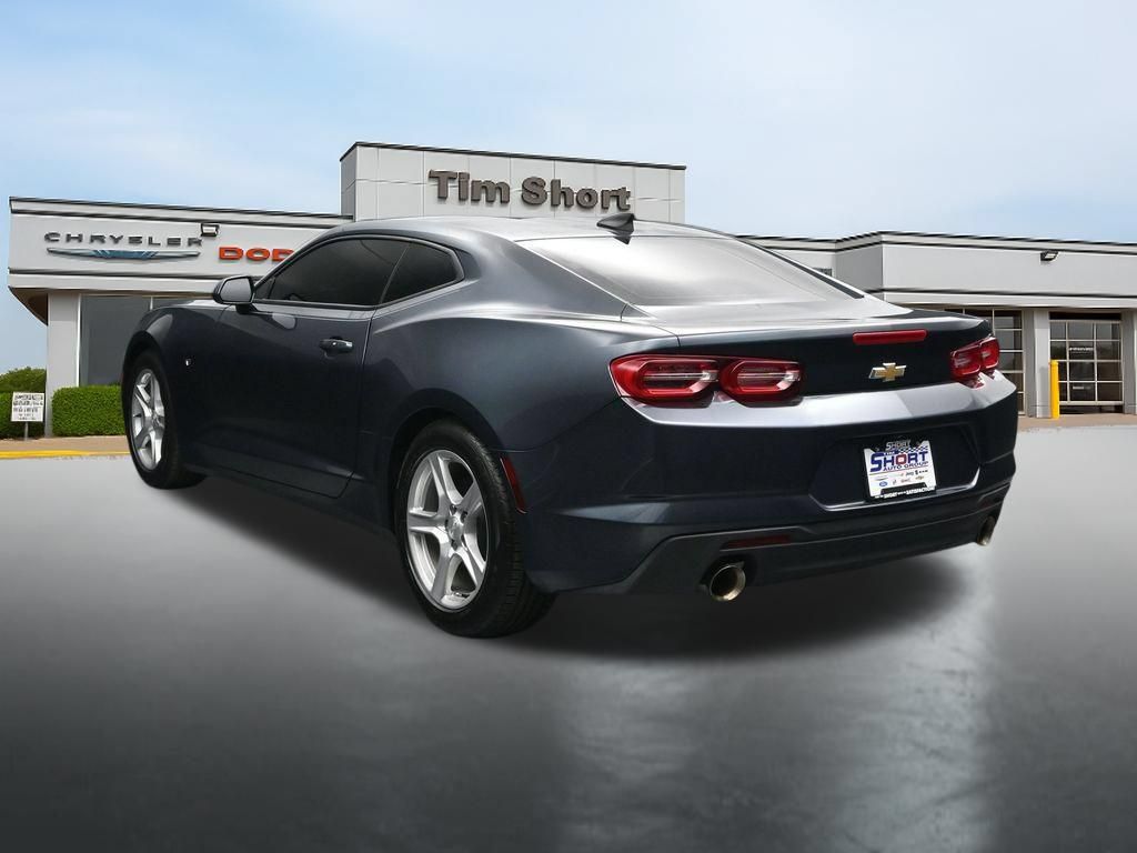Used 2022 Chevrolet Camaro LT RWD image 3