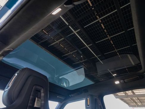 Used 2022 Rivian R1T Adventure image 31