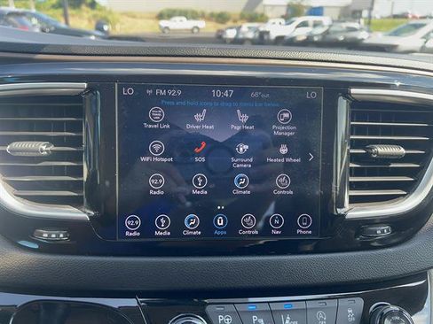 Used 2018 Chrysler Pacifica Touring-L Plus w/ Advanced Safetytec Group FWD image 22