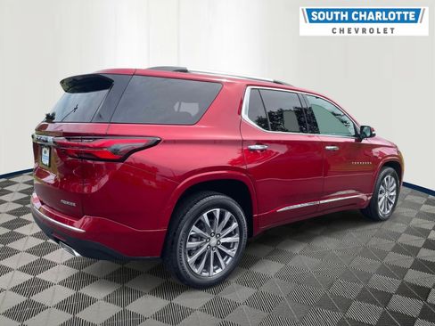 Used 2023 Chevrolet Traverse Premier FWD image 4
