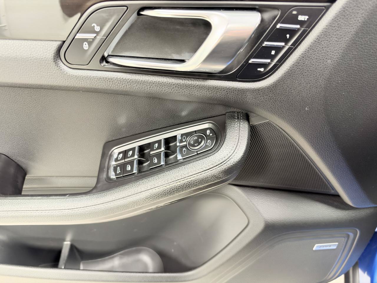Used 2017 Porsche Macan AWD/4WD image 15