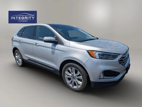 Used 2019 Ford Edge Titanium w/ Equipment Group 301A AWD/4WD image 7