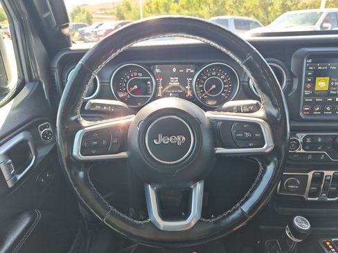 Used 2020 Jeep Gladiator Overland AWD/4WD image 16