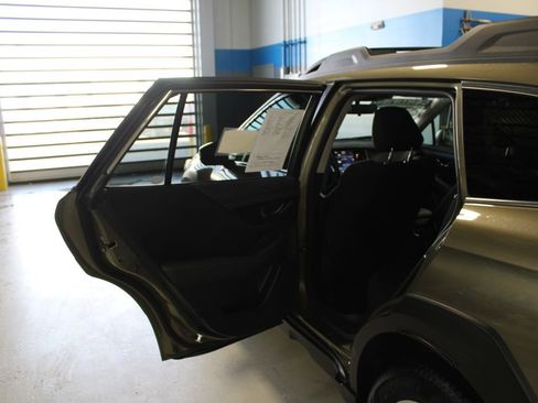 Used 2024 Subaru Outback Premium image 18