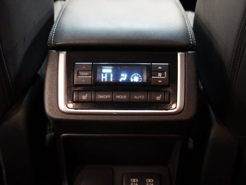 Used 2019 Subaru Ascent Limited image 28