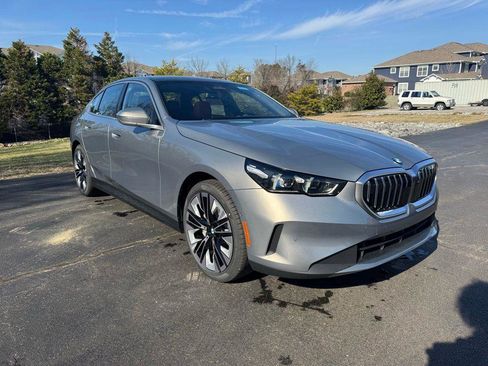 New 2026 BMW 530i w/ Premium Package RWD image 8