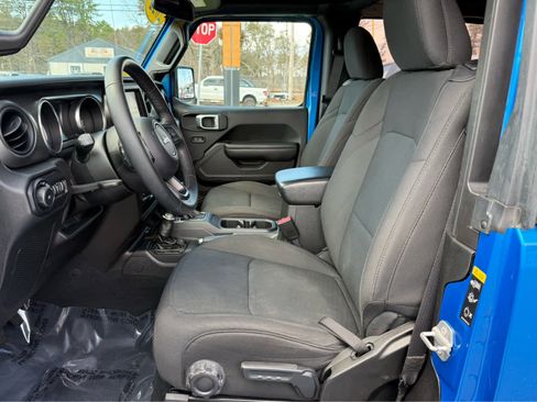 Used 2022 Jeep Wrangler Sport AWD/4WD image 14