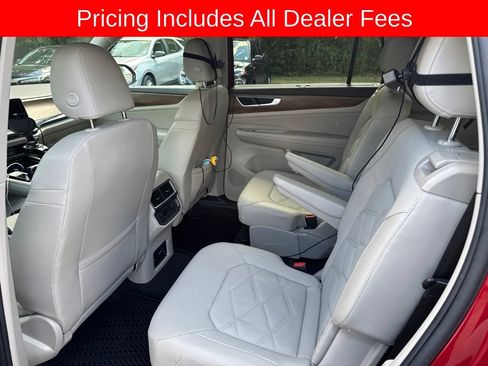 Used 2024 Volkswagen Atlas SE w/ Panoramic Sunroof Package AWD/4WD image 6