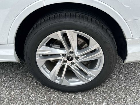 Used 2024 Audi Q7 3.0T Premium Plus image 12