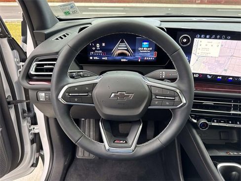 Used 2025 Chevrolet Traverse Z71 w/ Driver Confidence Package image 21