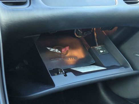 Used 2004 Chevrolet Corvette Convertible w/ Preferred Equipment Group image 20