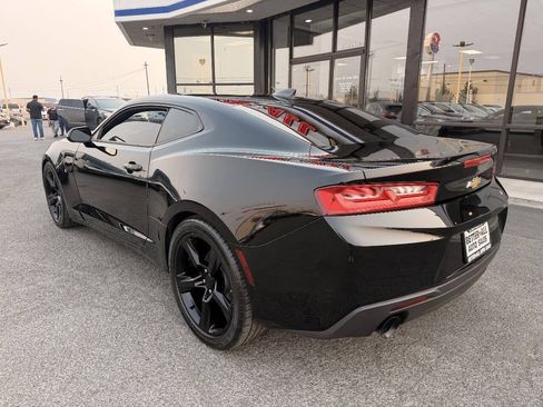 Used 2017 Chevrolet Camaro LT w/ Technology Package RWD image 7