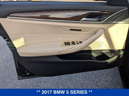 Used 2017 BMW 530i xDrive image 11