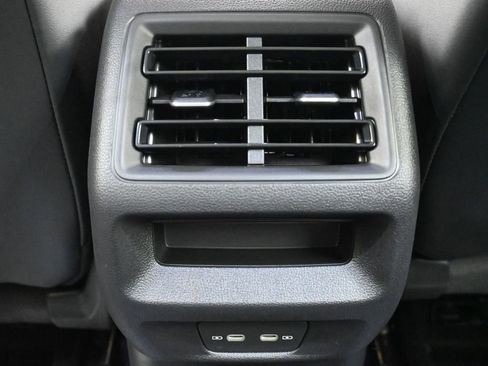 New 2026 Volkswagen Tiguan SE image 21