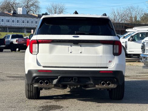 New 2026 Ford Explorer ST w/ Sun And Sound Package image 4