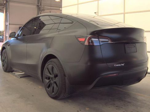 Used 2024 Tesla Model Y Long Range AWD/4WD image 5