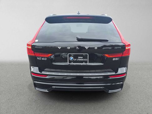 Used 2023 Volvo XC60 B5 Plus w/ Climate Package AWD/4WD image 4