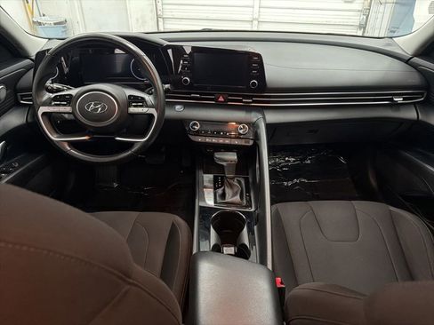 Used 2021 Hyundai Elantra SEL w/ Convenience + Premium Package FWD image 23