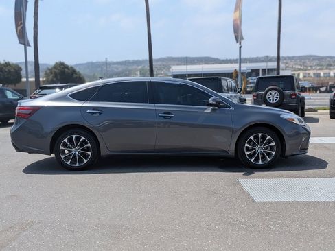 Used 2017 Toyota Avalon XLE image 5