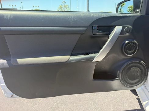 Used 2015 Scion tC FWD image 9