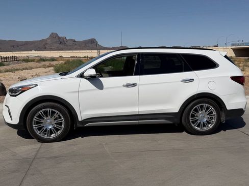 Used 2018 Hyundai Santa Fe Limited FWD image 5