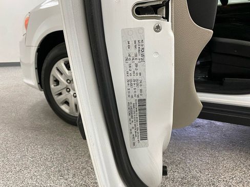 Used 2016 Dodge Grand Caravan American Value Package w/ UConnect Hands-Free Group image 26