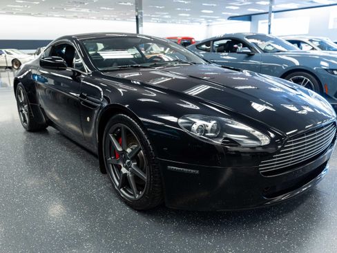 Used 2008 Aston Martin V8 Vantage Coupe RWD image 3