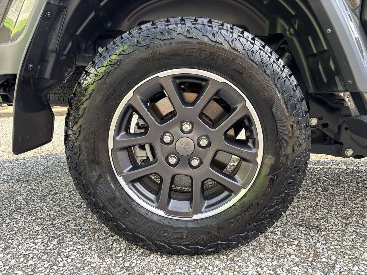 Used 2023 Jeep Gladiator Overland AWD/4WD image 31