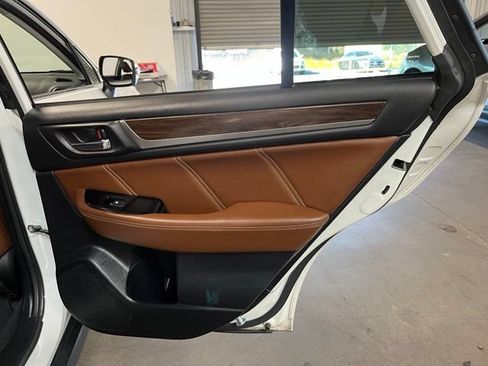 Used 2017 Subaru Outback 2.5i Touring AWD/4WD image 16
