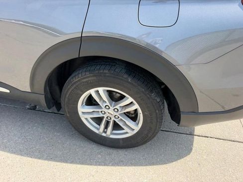 Used 2021 Ford Explorer XLT image 7