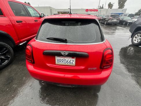 Used 2020 MINI Cooper 4-Door Hardtop image 4