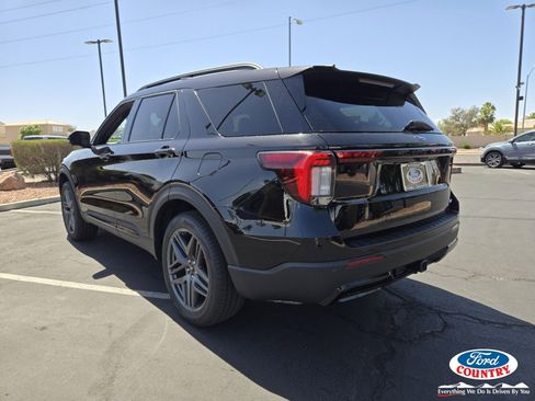 New 2026 Ford Explorer ST-Line w/ ST-Line Street Pack AWD/4WD image 3