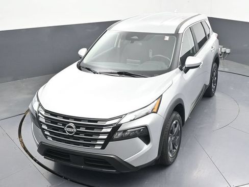 Used 2024 Nissan Rogue SV AWD/4WD image 39
