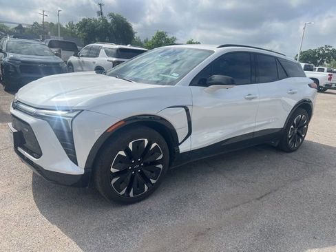 Used 2024 Chevrolet Blazer EV RS image 2
