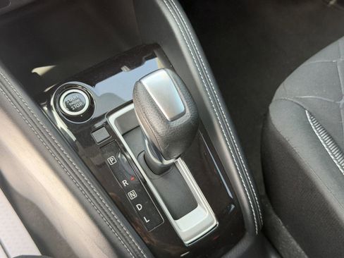 Used 2020 Nissan Kicks SV FWD image 9