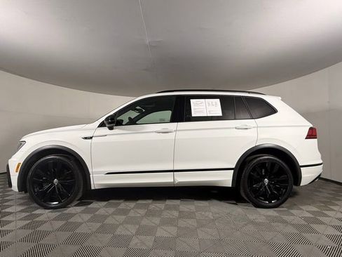 Used 2020 Volkswagen Tiguan SE R-Line image 3