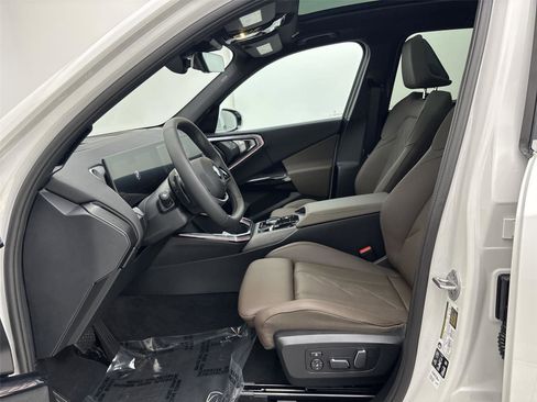 New 2026 BMW X3 xDrive30 w/ Premium Package image 25