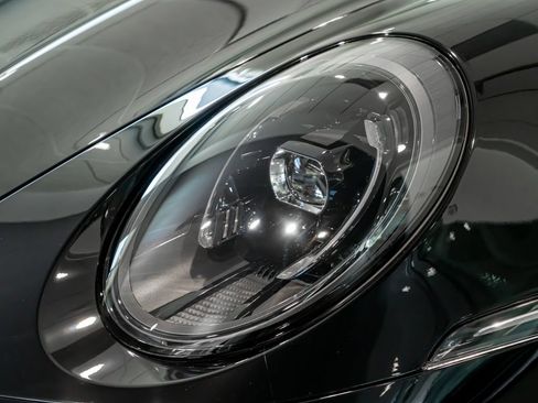 Certified 2025 Porsche 911 Targa 4 GTS AWD/4WD image 29
