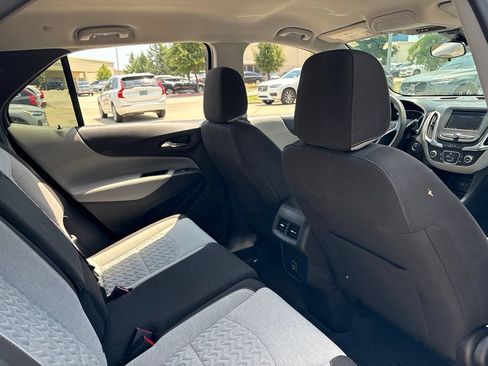 Used 2023 Chevrolet Equinox LS w/ LS Convenience Package FWD image 10