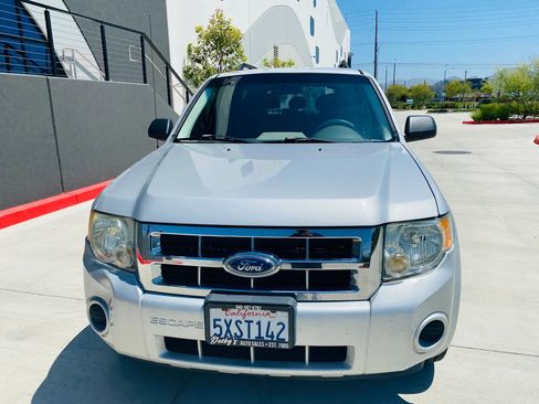 Used 2008 Ford Escape XLS FWD image 2