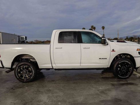 New 2026 RAM 2500 Laramie AWD/4WD image 13
