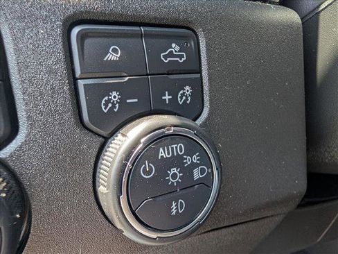 Used 2023 Chevrolet Silverado 1500 LTZ AWD/4WD image 35