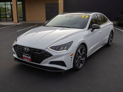 Certified 2023 Hyundai Sonata SEL Plus w/ Winter Weather Package FWD image 3
