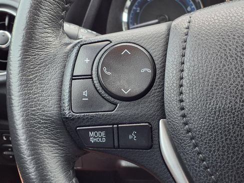 Used 2018 Toyota Corolla SE w/ Carpet Mat Package (TMS) FWD image 26