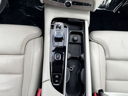 Used 2023 Volvo XC90 B6 Ultimate w/ Protection Package AWD/4WD image 22