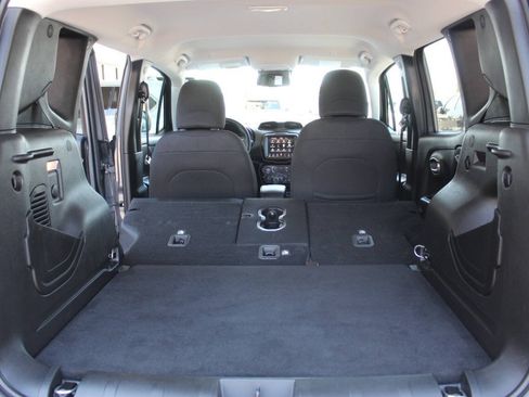 Used 2022 Jeep Renegade Latitude w/ Convenience Group AWD/4WD image 14