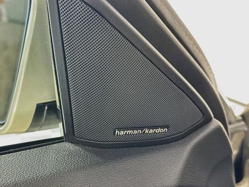 Used 2010 Mercedes-Benz E 350 4MATIC Sedan image 19