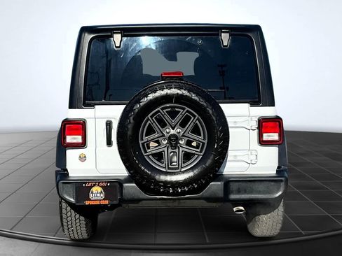 Used 2024 Jeep Wrangler Unlimited Sport AWD/4WD image 5