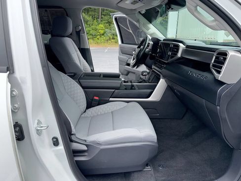 Used 2024 Toyota Tundra SR5 AWD/4WD image 32